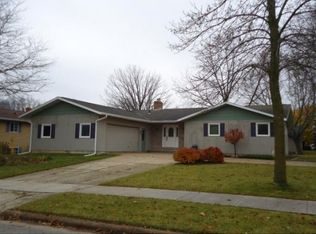610 E Walnut St, Seymour, WI 54165