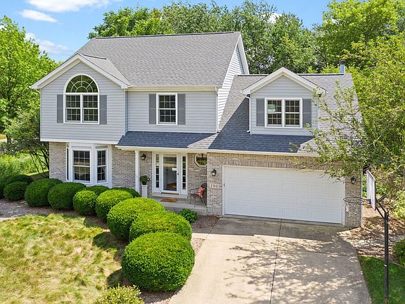 2nd image of 190 Sauk Dr