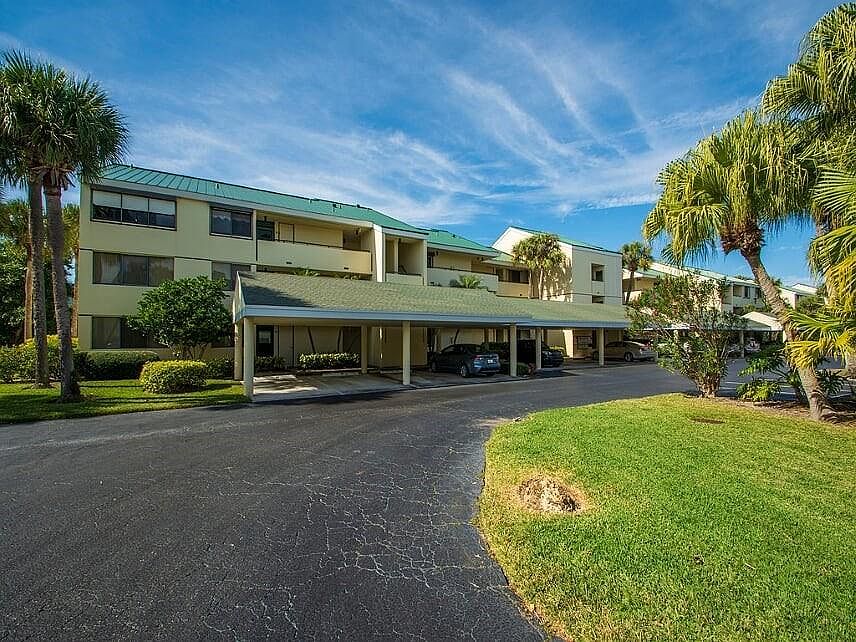 1st image of 1825 Tarpon Ln APT 303