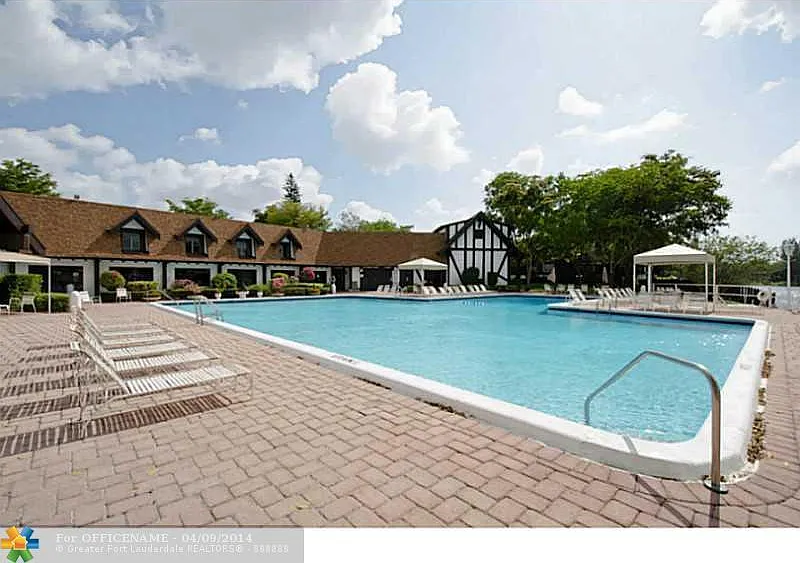 2 bed, 1260 sqft, $2,100 — Photo 2