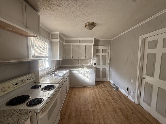 5th image of 314 Clubview Dr