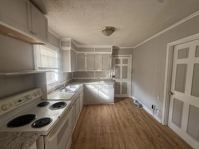 314 Clubview Dr — Photo 5