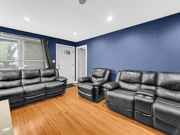 3rd image of 1827 N 43rd Ave