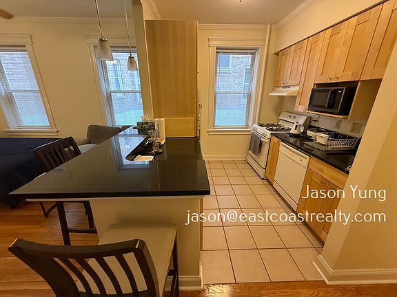 5th image of 31 Queensberry St #254