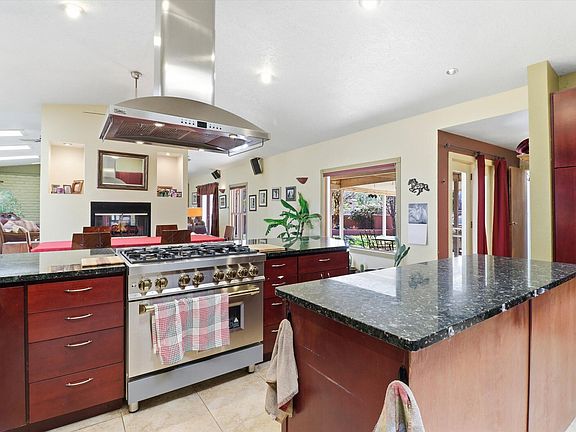 4th image of 7 Wildwood Ln