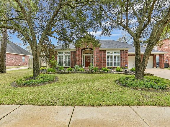 2nd image of 16515 Westwego Trl