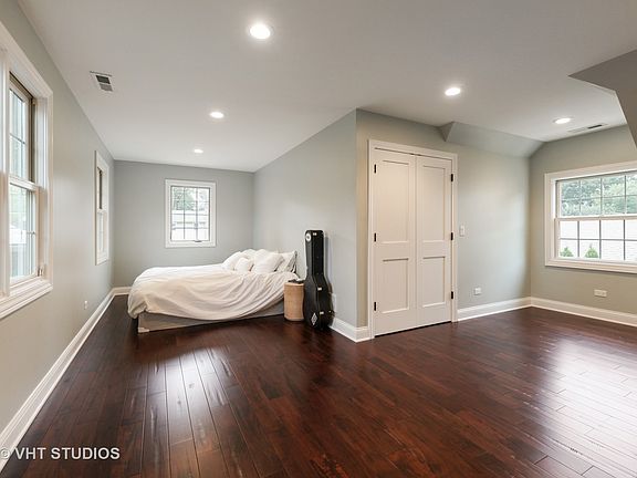 5th image of 578 Broadview Ave