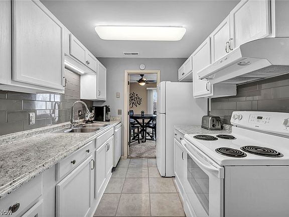 4th image of 2021 King James Pkwy APT 316