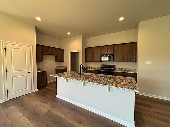 3rd image of 318 Tregre Ln
