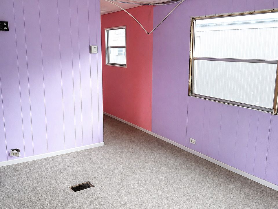 2nd image of 425 Monroe Ave #37