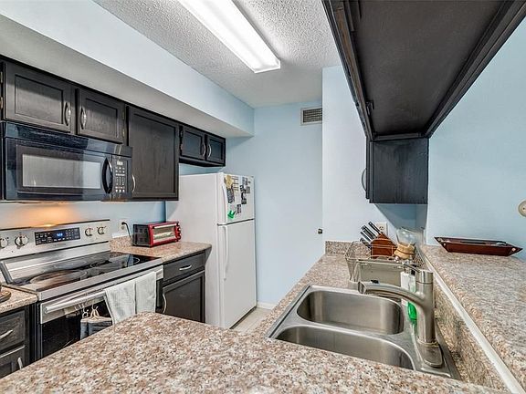 5th image of 2120 El Paseo St APT 2204