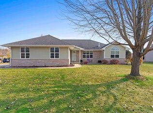 1180 Herne Bay Way, Green Bay, WI 54313