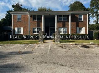 624 Village Ln #C, Newburgh, IN 47630