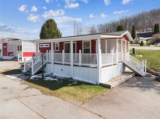 300 Clubhouse Dr, Donegal, PA