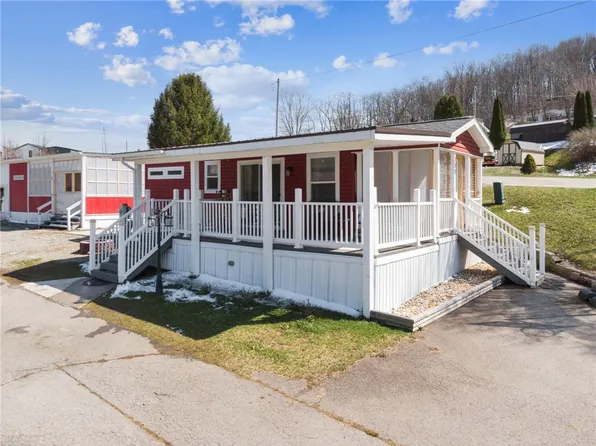 300 Clubhouse Dr, Donegal, PA 15628