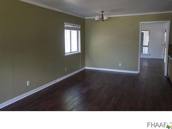 2nd image of 1801 Crestview Dr