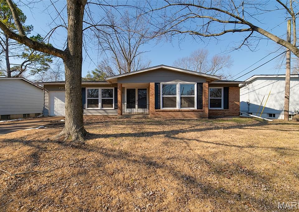 1st image of 700 Sherwood Dr