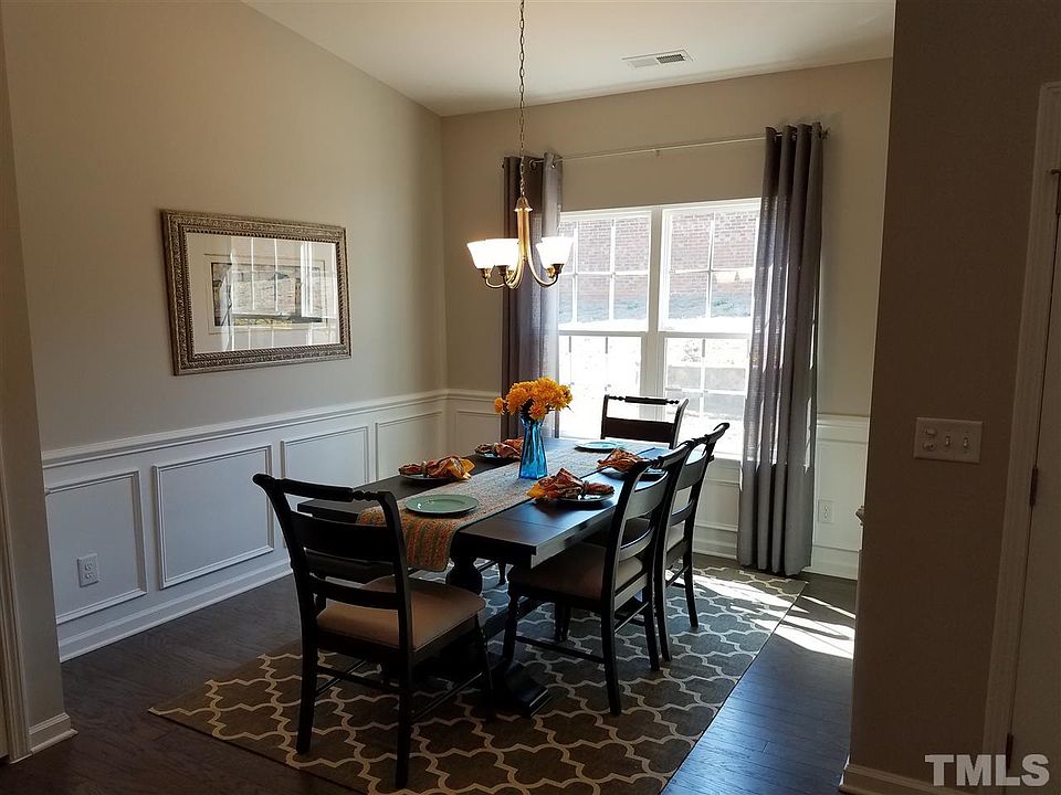 2nd image of 1464 Abercorn Ln