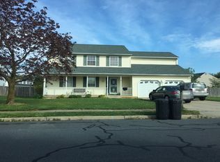 2 Mulberry Ct, Sicklerville, NJ 08081