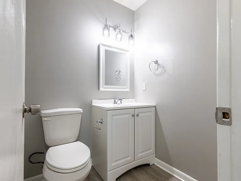504 Heritage Dr — Photo 17