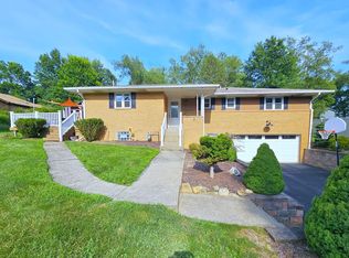 145 Brookdale Cir, Mcmurray, PA 15317