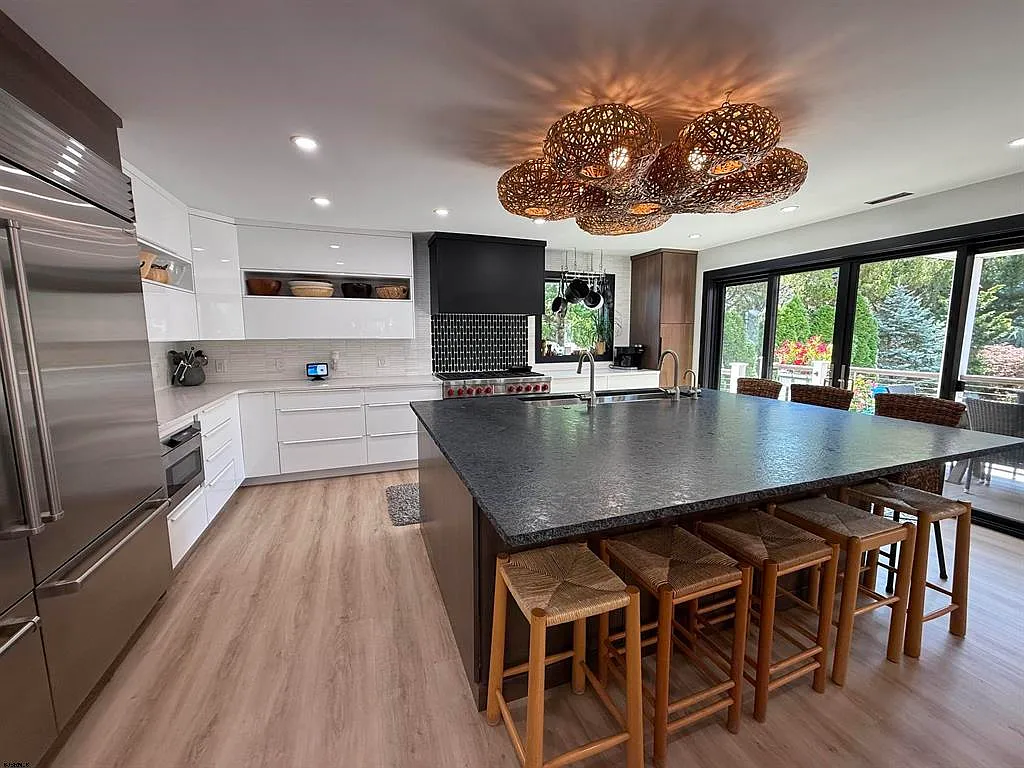 5 bed, 3.5 bath, 3080 sqft, $2,950 — Photo 4