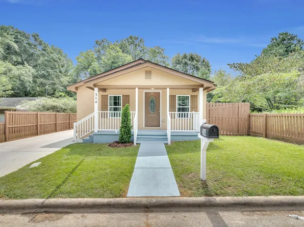 314 Carter St, Clinton, NC 28328