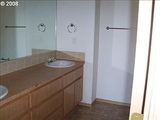 4th image of 5715 NE 75th St