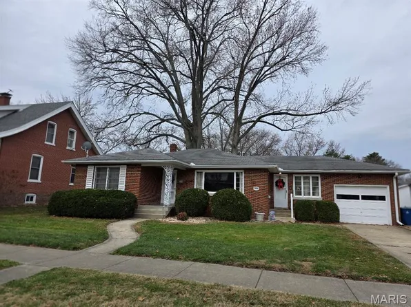 1600 Lemon St, Highland, IL 62249