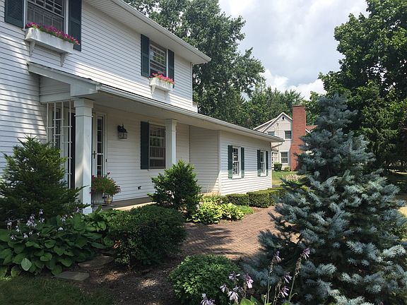 2nd image of 32 Meadowbrook Dr