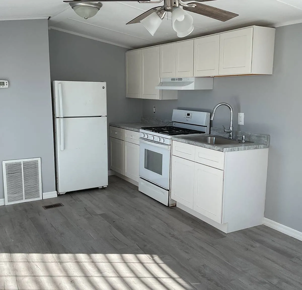 1 bed, 1.0 bath, $1,100 — Photo 2