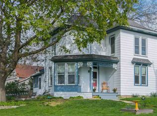 180 3rd St E, Riverside, IA 52327
