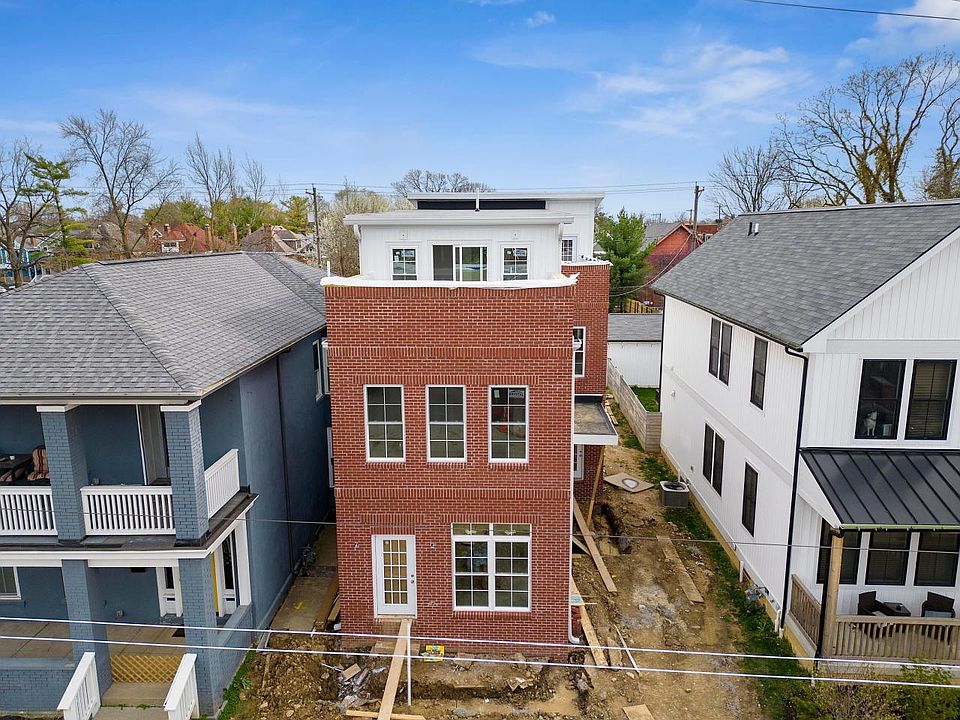 1st image of 1221 Oak St