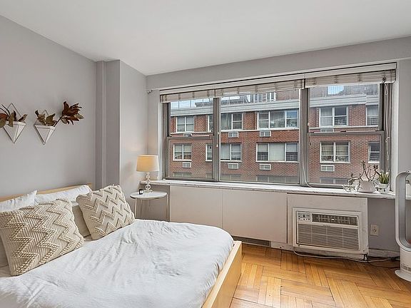 4th image of 420 E 55th St APT 11U