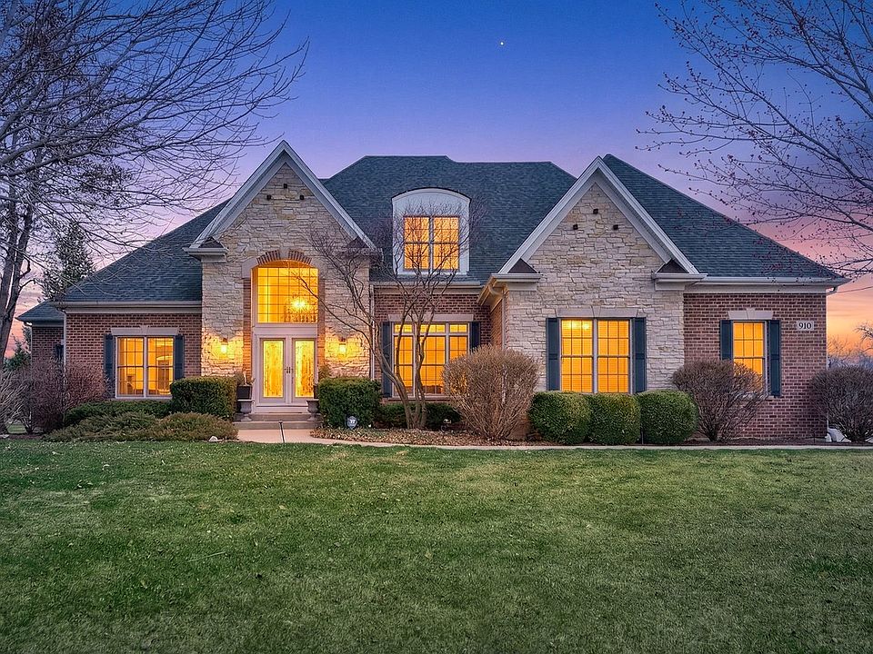 1st image of 910 Freedom Cir