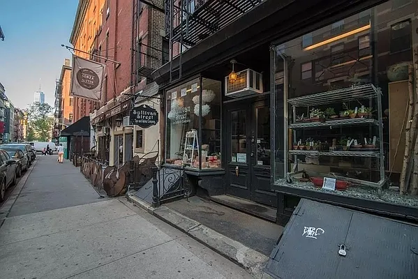 Rented by REAL New York | media 18