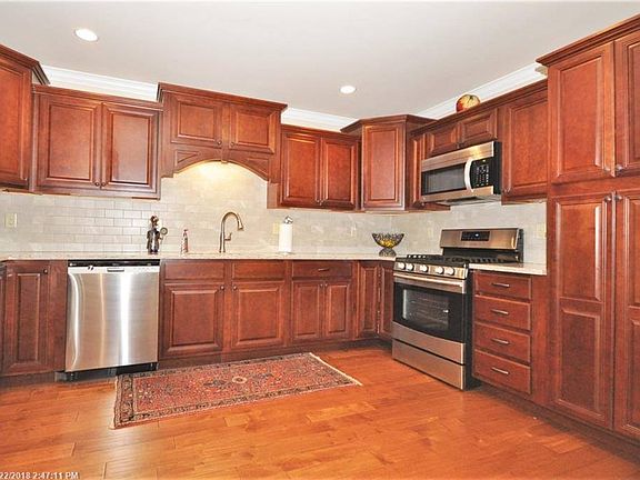 3rd image of 56 Chickadee Ln