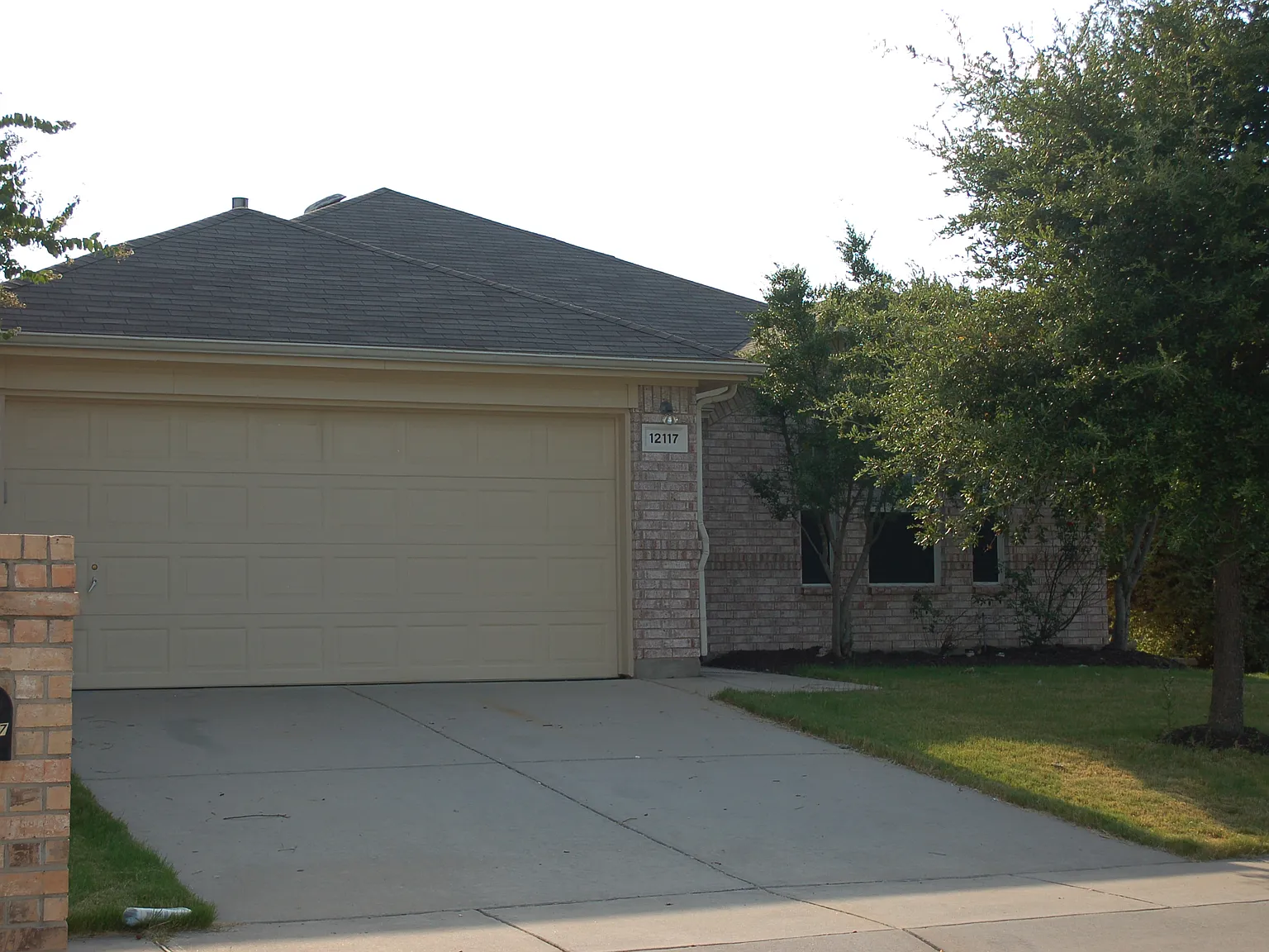 3 bed, 1824 sqft, $1,995 — Photo 1