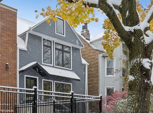 1452 W Belle Plaine Ave, Chicago, IL 60613