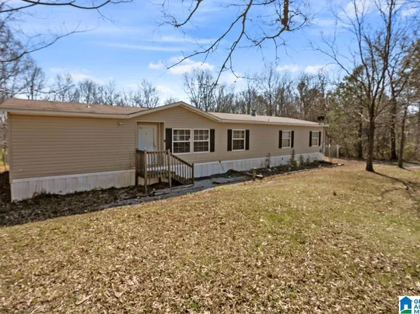 16 Claypit Rd, Anniston, AL 36201