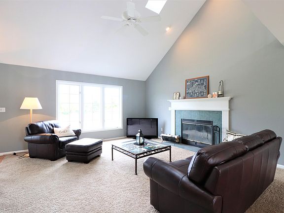 5th image of 1475 Creek Side Dr