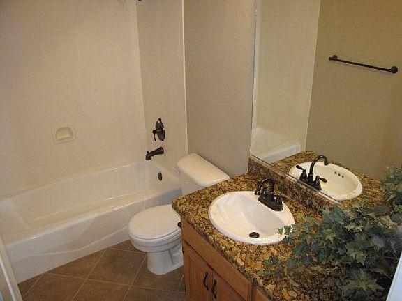 5th image of 3054 E Oakwood Cir