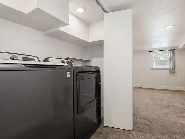 4143 SW Kenyon St — Photo 25