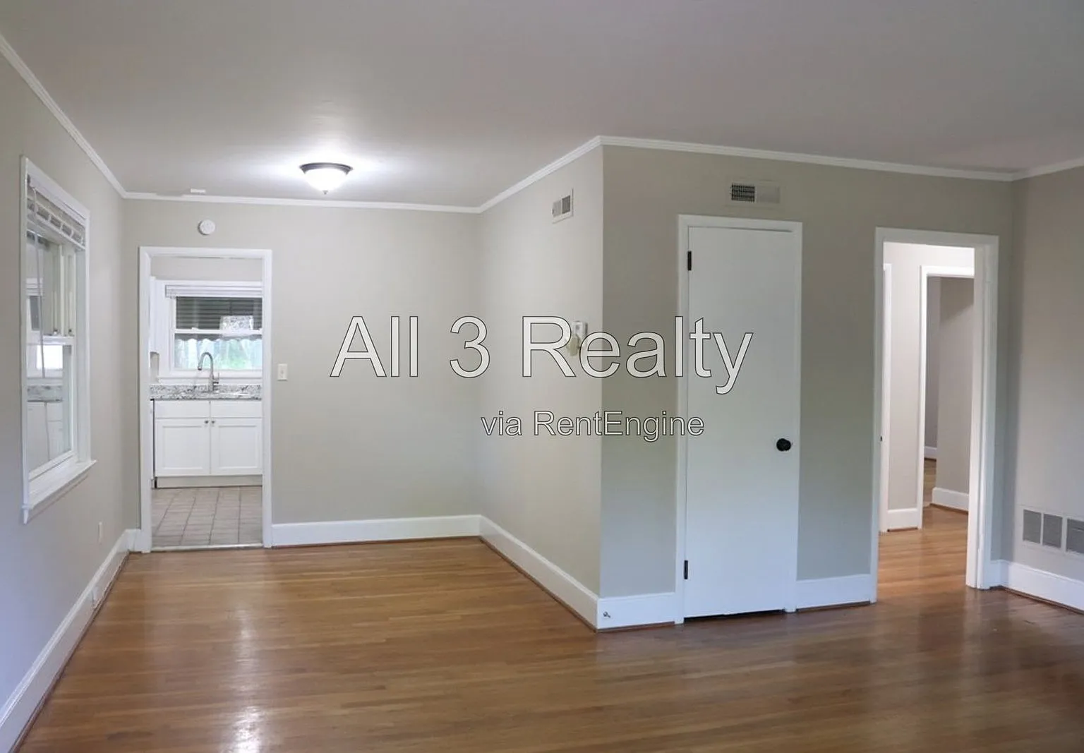 3 bed, 1.0 bath, 1222 sqft, $1,095 — Photo 2