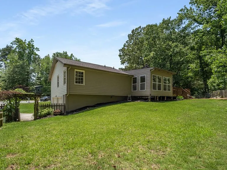 2795 Bentwood Dr — Photo 29