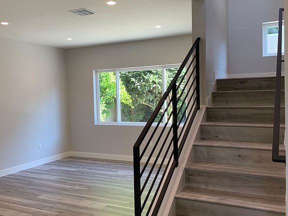 4th image of 5809 Agnes Ave
