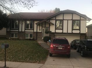 9280 Z St, Omaha, NE 68127