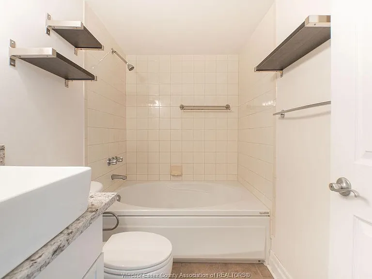 75 Riverside Dr E #901 — Photo 17