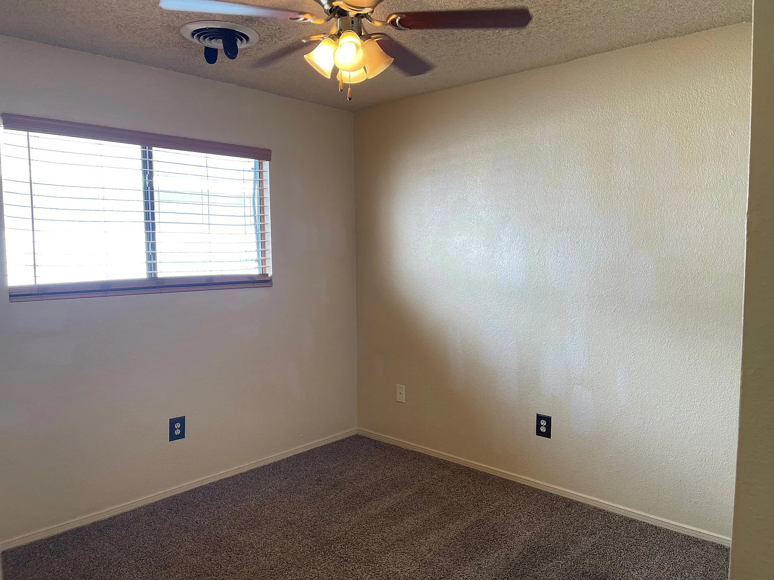 3 bed, 1150 sqft, $1,450 — Photo 4