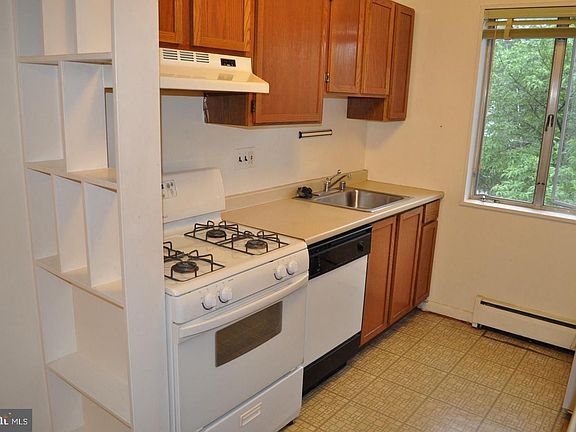3rd image of 1601 19th St N APT 301